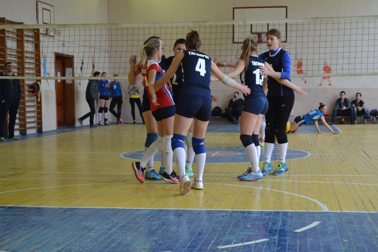 Таганрогские волейболистки одержали уверенную победу на чемпионате Ростовской области